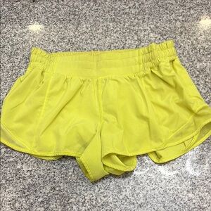 Yellow Women's lululemon hotty hots Shorts 2.5